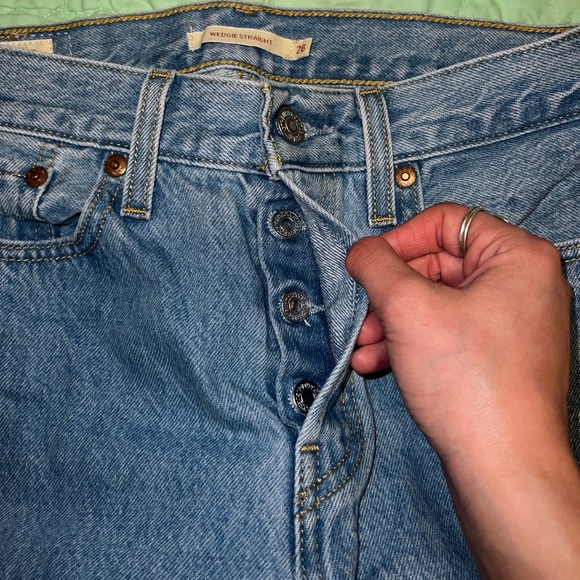 Levi Jeans - Picture 2 of 2